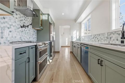 Tiny photo for 9233 Swinton Avenue, North Hills, CA 91343 (MLS # SR25273262)