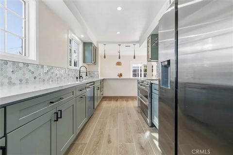 Tiny photo for 9233 Swinton Avenue, North Hills, CA 91343 (MLS # SR25273262)