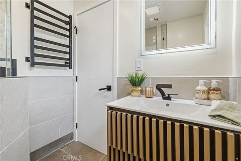 Tiny photo for 9233 Swinton Avenue, North Hills, CA 91343 (MLS # SR25273262)