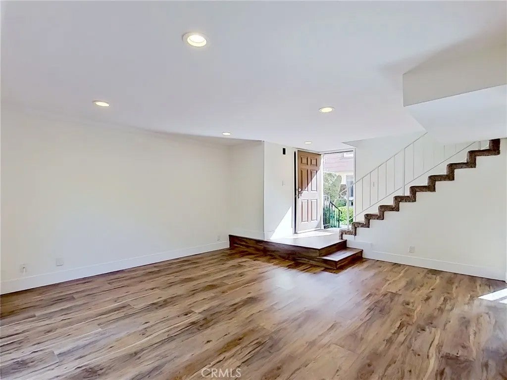 27464 Country Glen