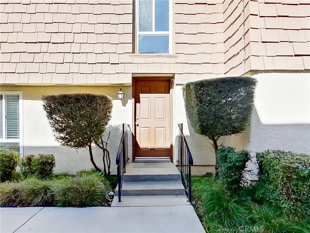 27464 Country Glen