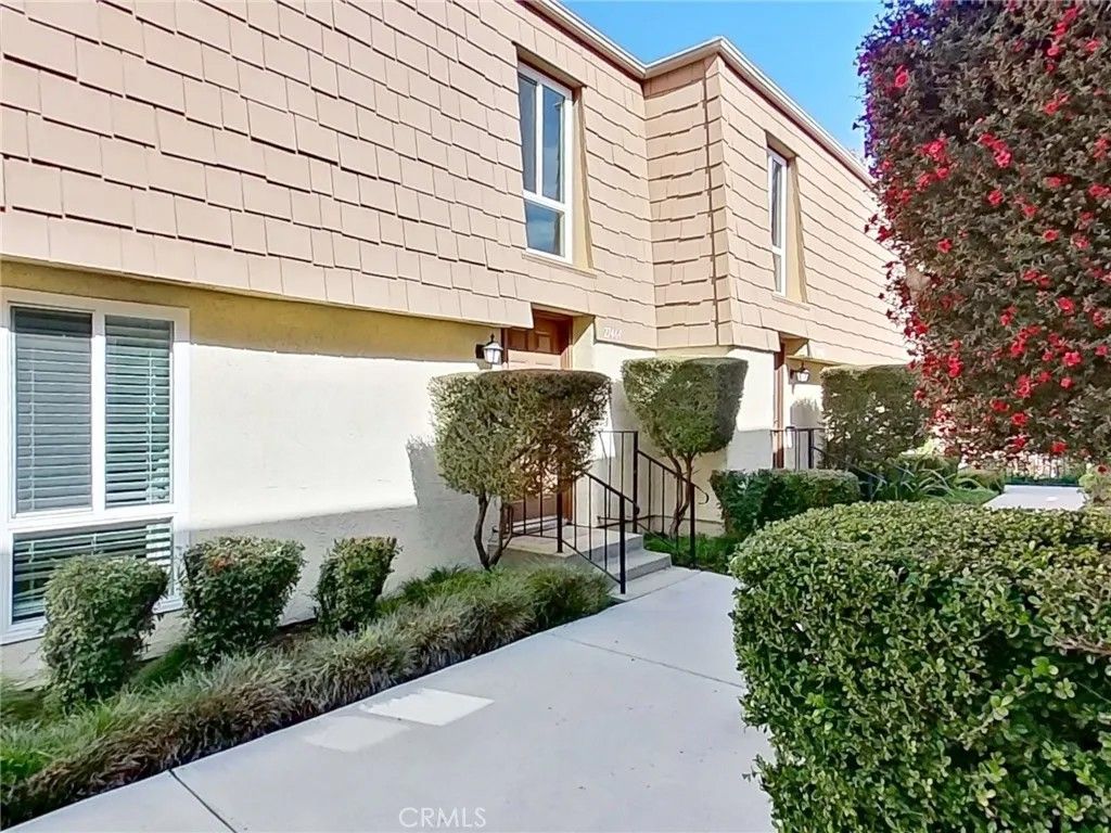 Photo of 27464 Country Glen, Agoura Hills, CA 91301 (MLS # SR26031784)