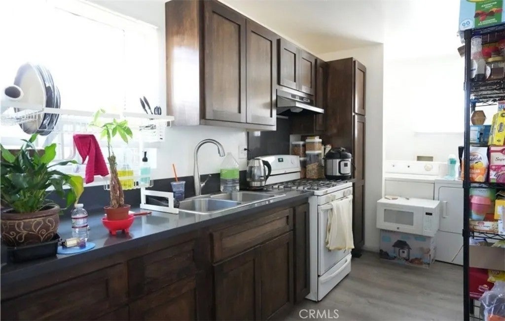1144 W 85th