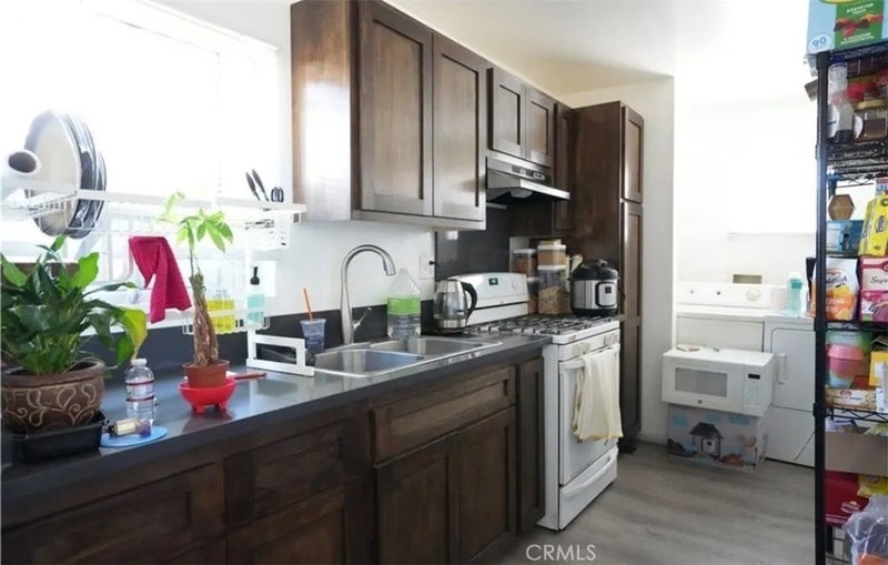 1144 W 85th