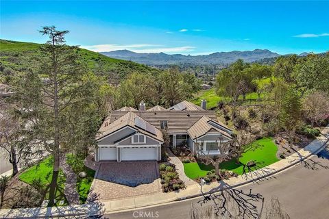 Photo of 491 Twin Oaks Court, Thousand Oaks, CA 91362 (MLS # SR26039560)