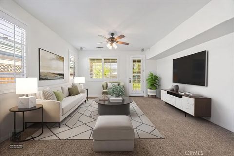 Photo of 420 Hollyhill Dr, Bakersfield, CA 93312 (MLS # SR26055379)