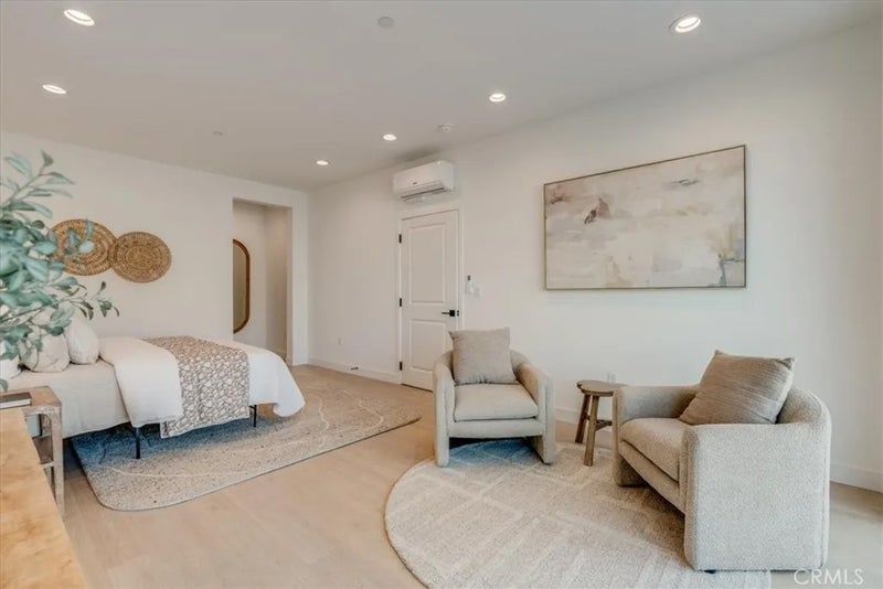 1194 Tiburon Way