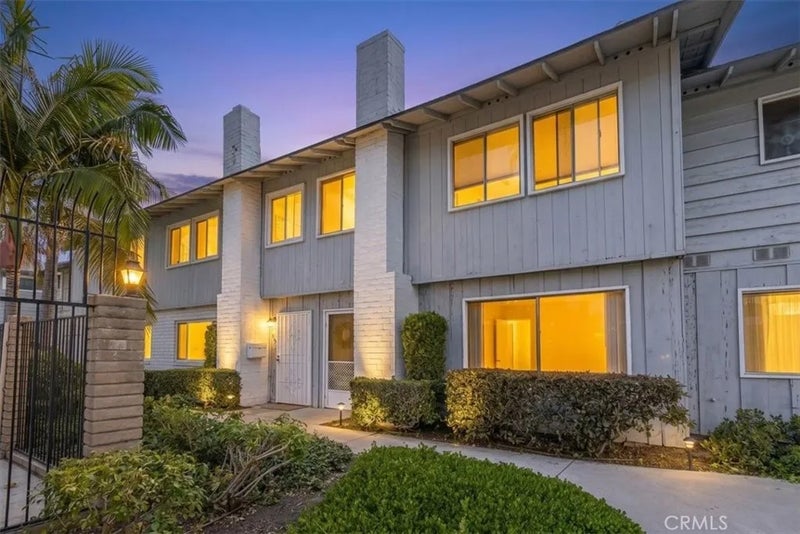 1310 N Placentia