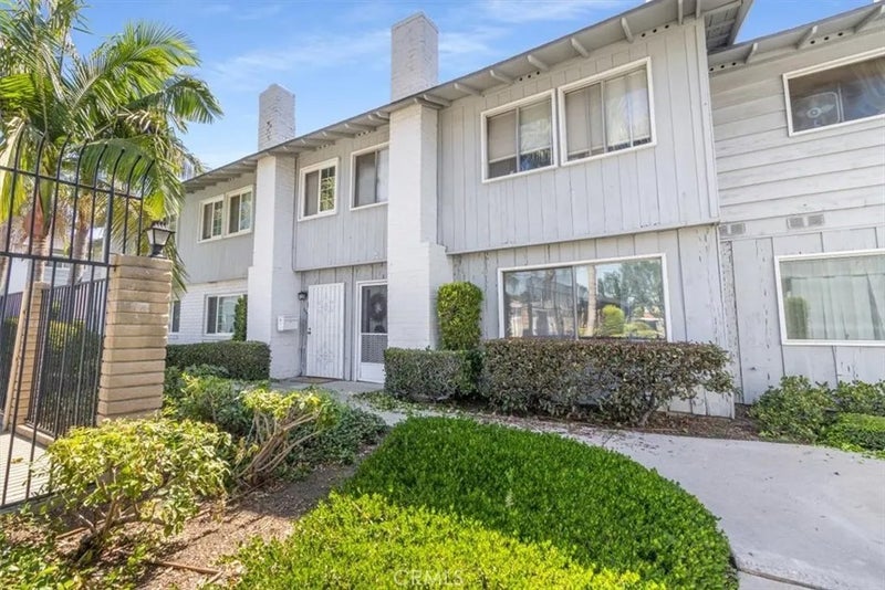 1310 N Placentia
