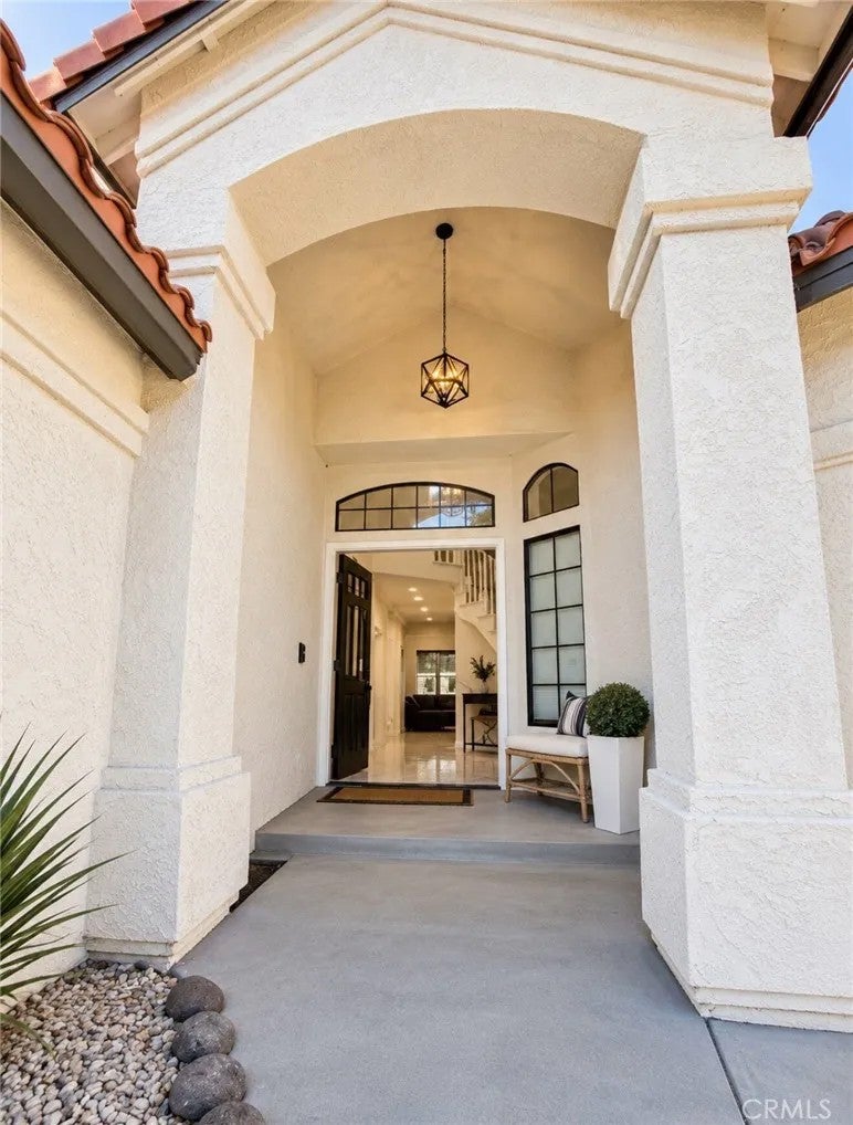225 Taos Place
