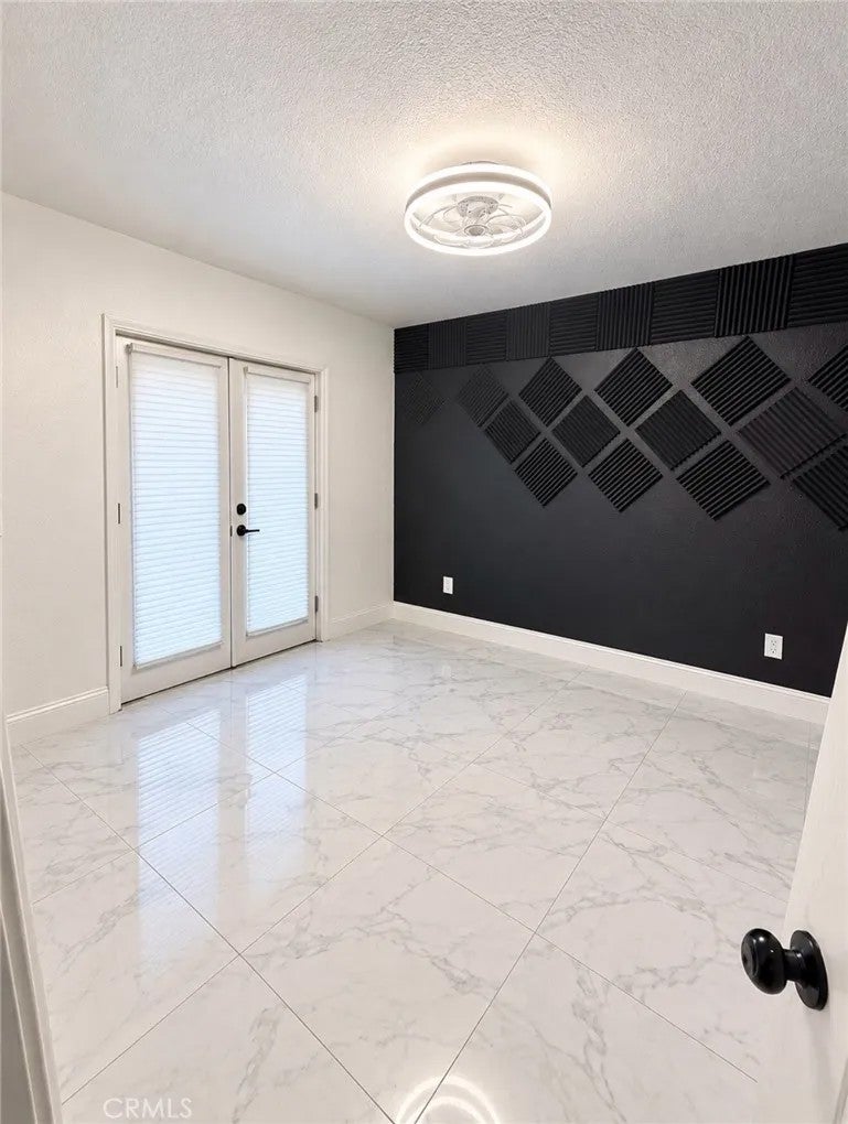 225 Taos Place