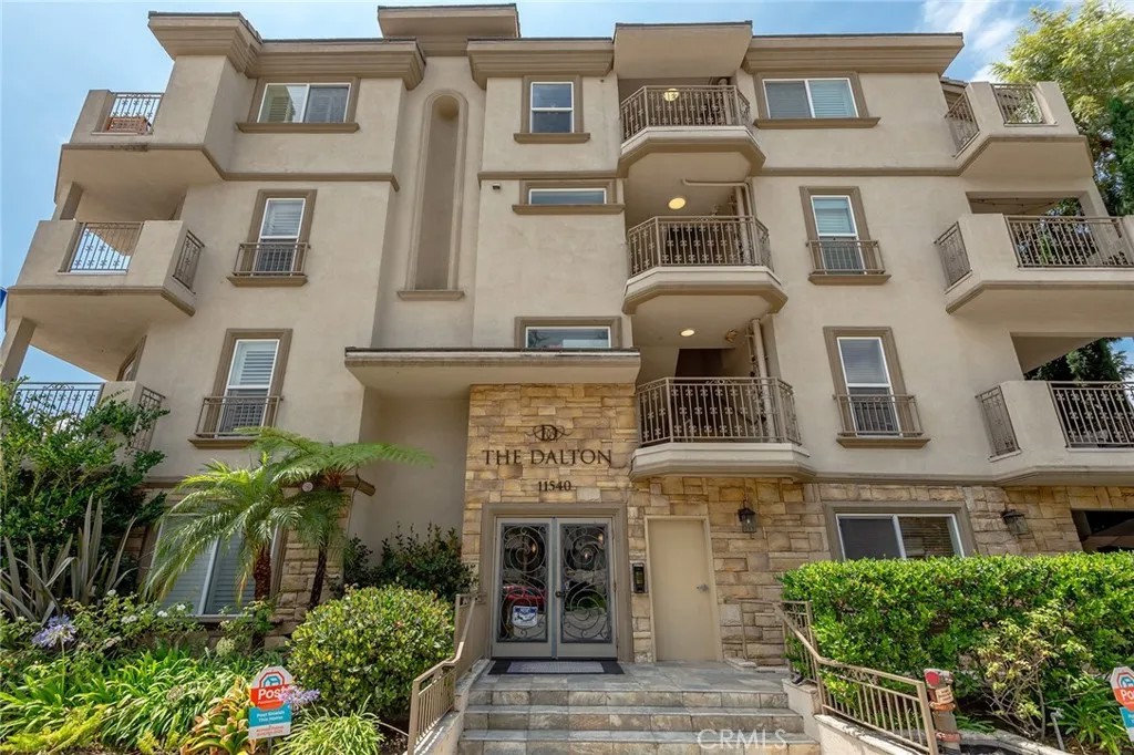 11540 Moorpark Street 401