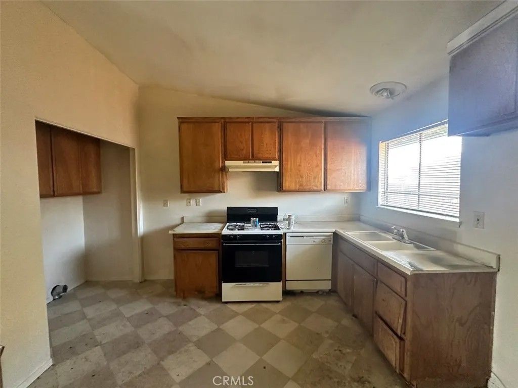 Photo of 12765 Pocomoke Road, Apple Valley, CA 92308 (MLS # HD26075166)