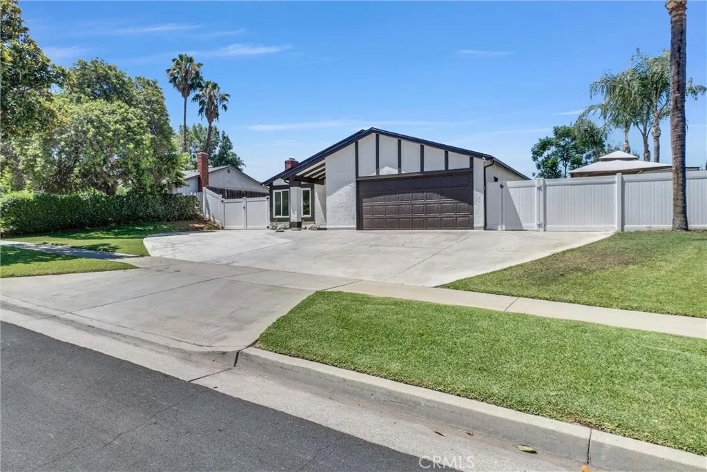 2862 Westridge