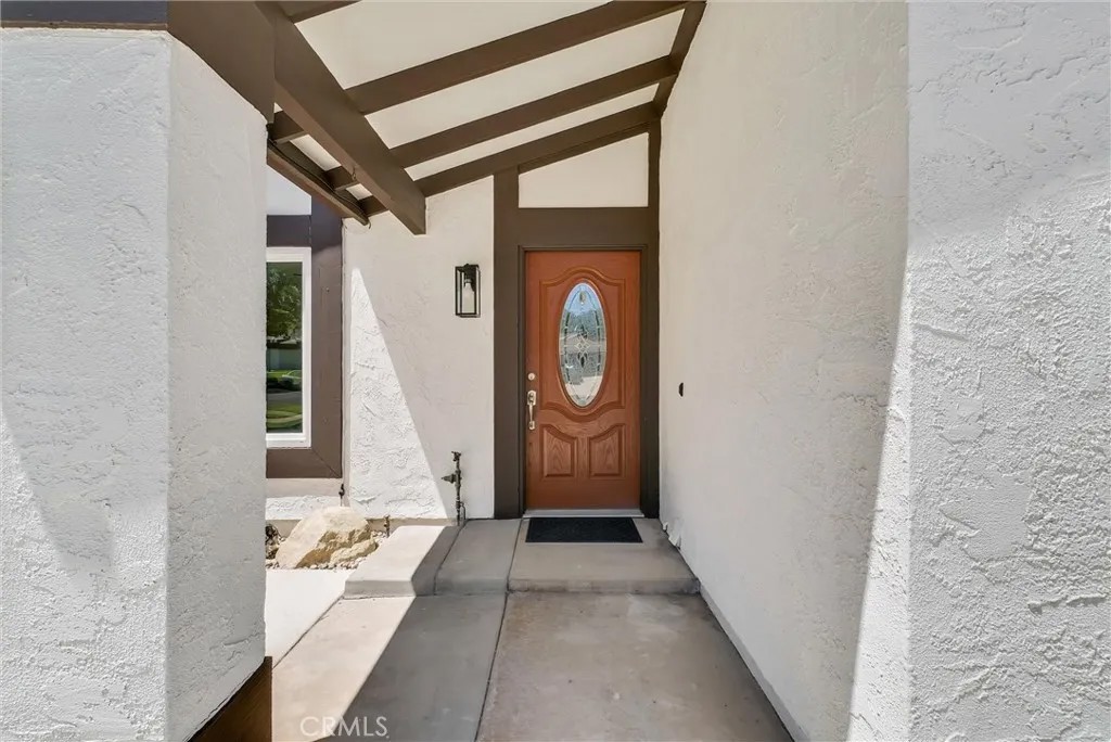 2862 Westridge