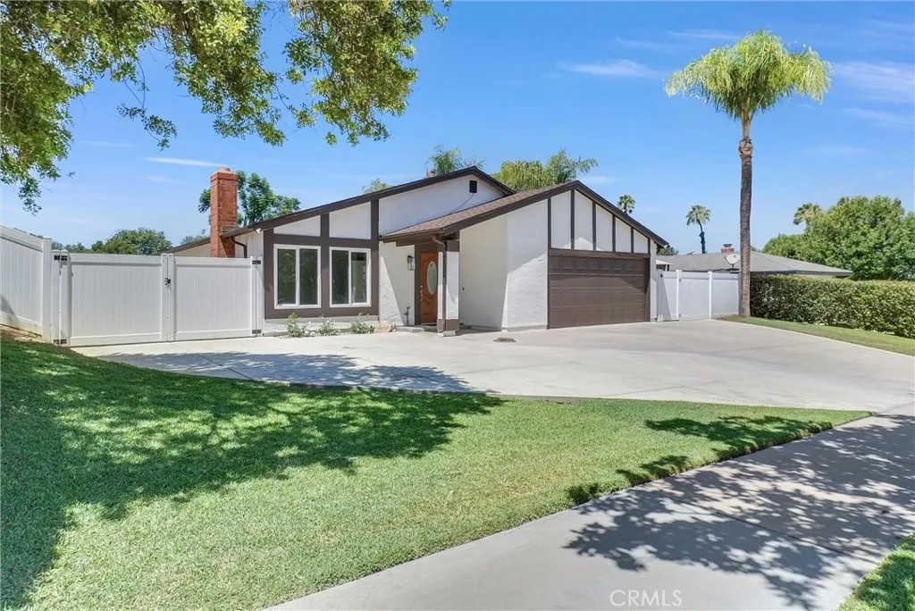 2862 Westridge