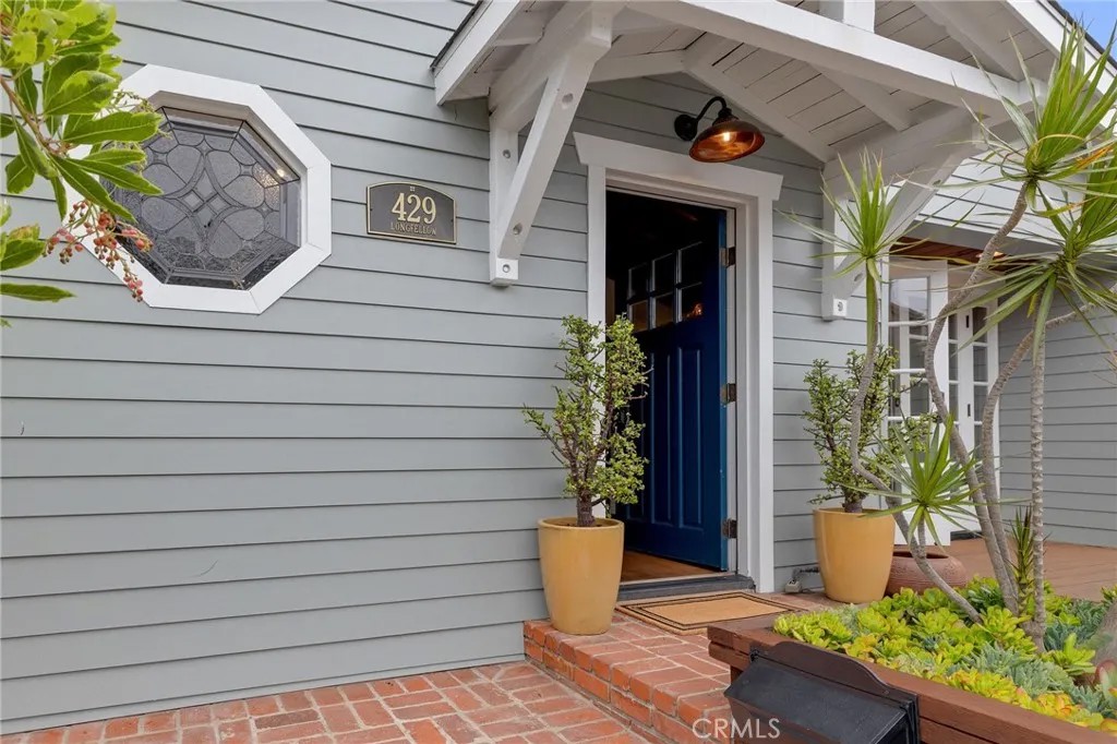 429 Longfellow Avenue