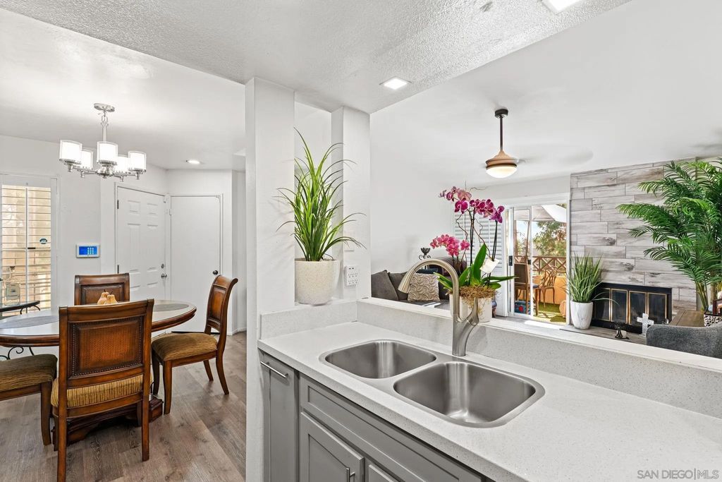 Photo of 2085 Lakeridge Cir #203, Chula Vista, CA 91913 (MLS # 260002245)