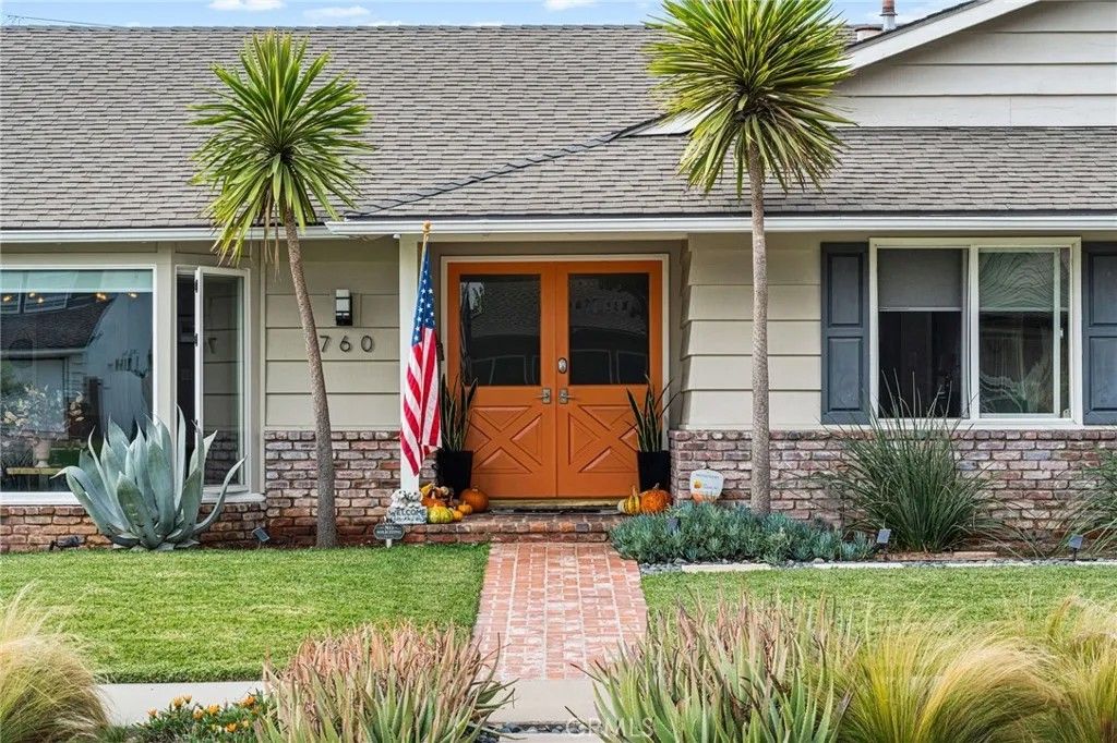 Photo of 760 S Loretta Drive, Orange, CA 92869 (MLS # OC25272133)