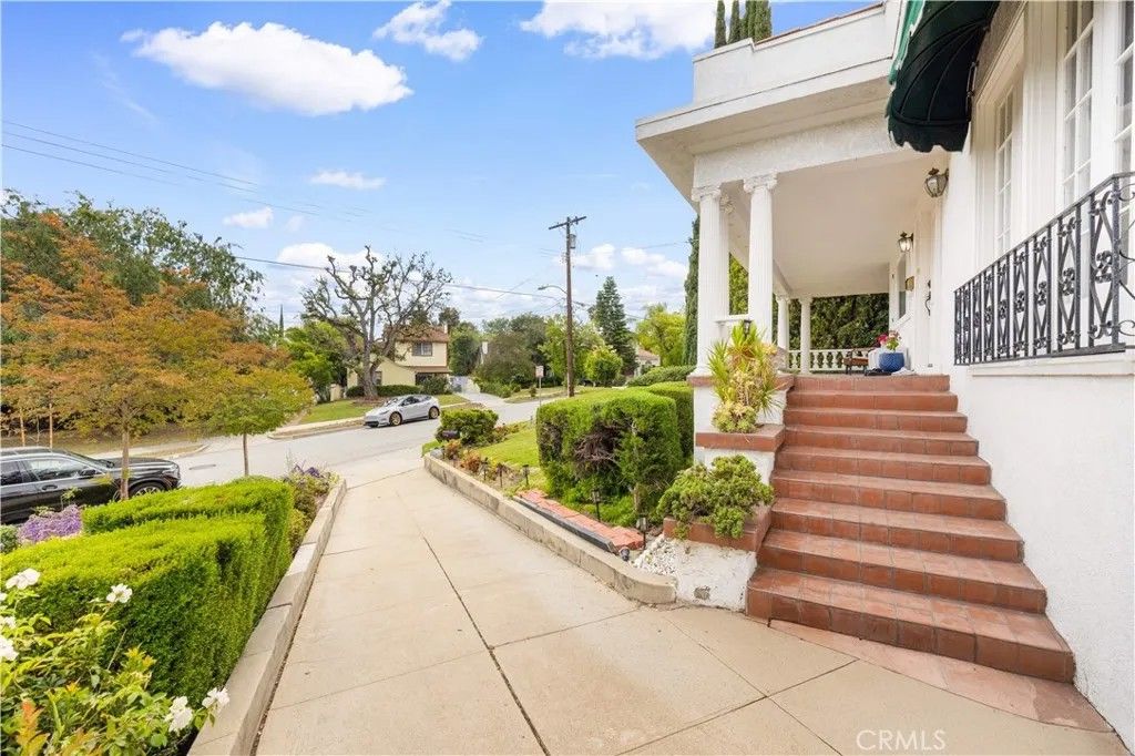 Photo of 35 W State, Pasadena, CA 91105 (MLS # WS26091065)