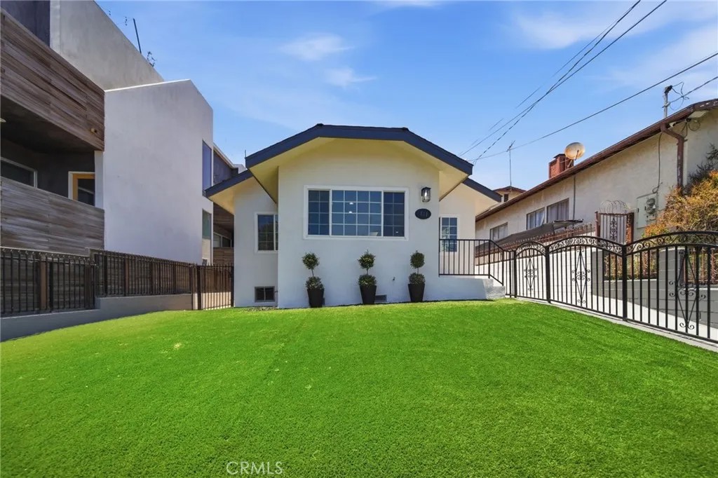 819 Rosemont