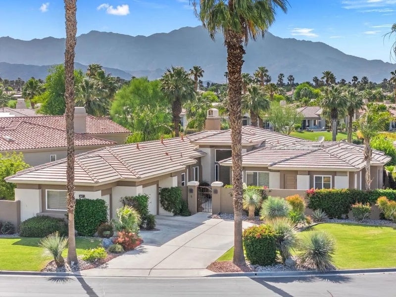 867 Arrowhead Drive