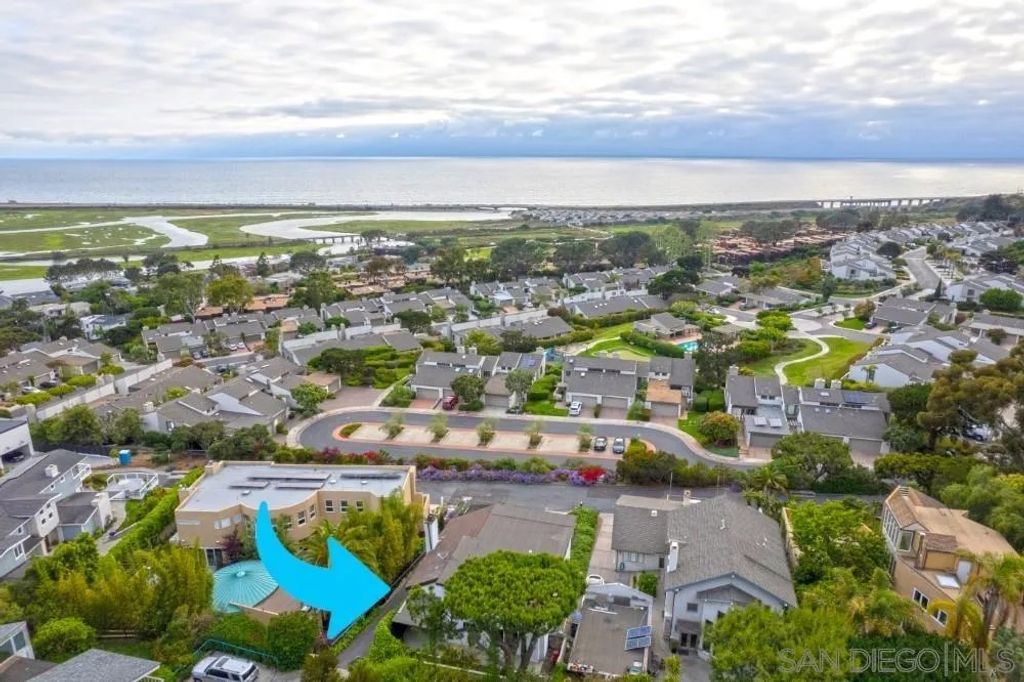 Photo of 13045 Via Esperia, Del Mar, CA 92014 (MLS # 250044969)