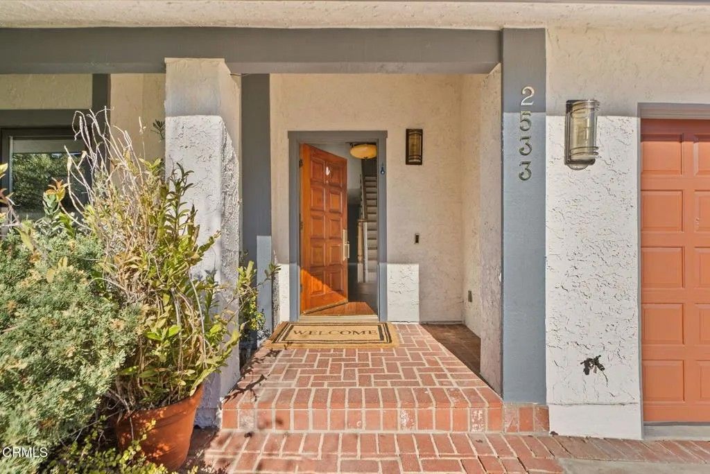 Photo of 2533 Canyon View Lane, Pasadena, CA 91107 (MLS # P1-25528)