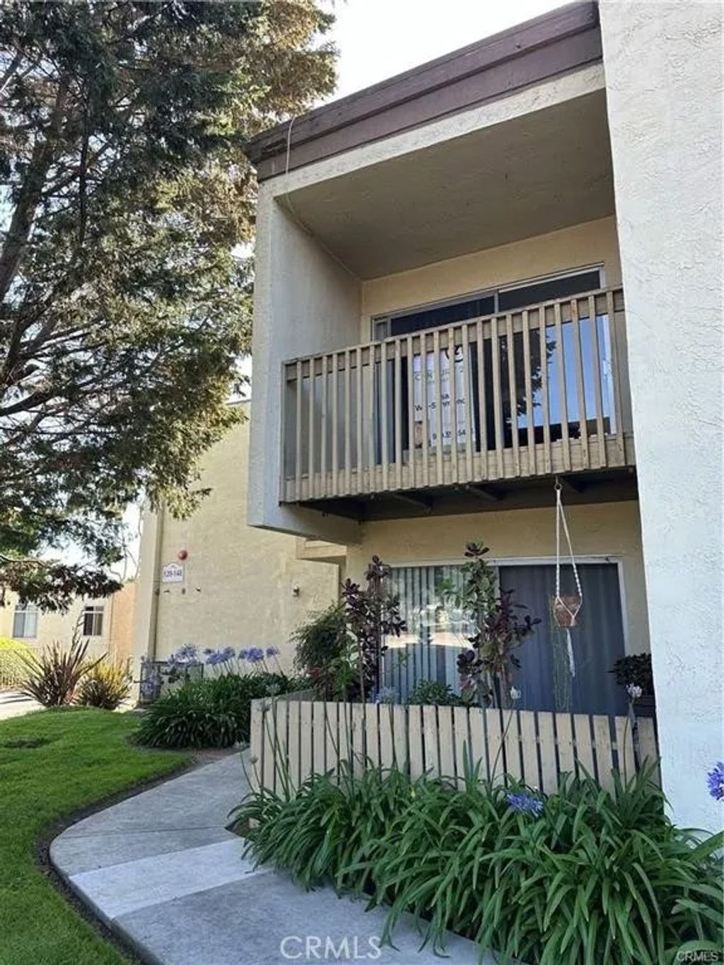 Photo of 432 Edgehill Ln, Oceanside, CA 92054 (MLS # OC26095972)