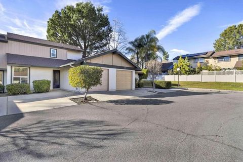 Photo of 522 Smoketree Gln, Escondido, CA 92026 (MLS # NDP2600460)