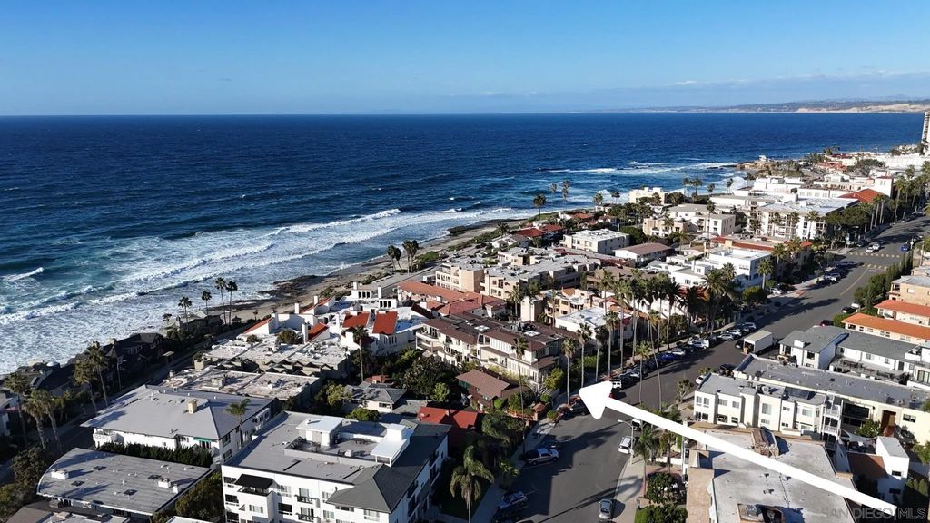 Photo of 302 Prospect St #6, La Jolla, CA 92037 (MLS # 2600882)