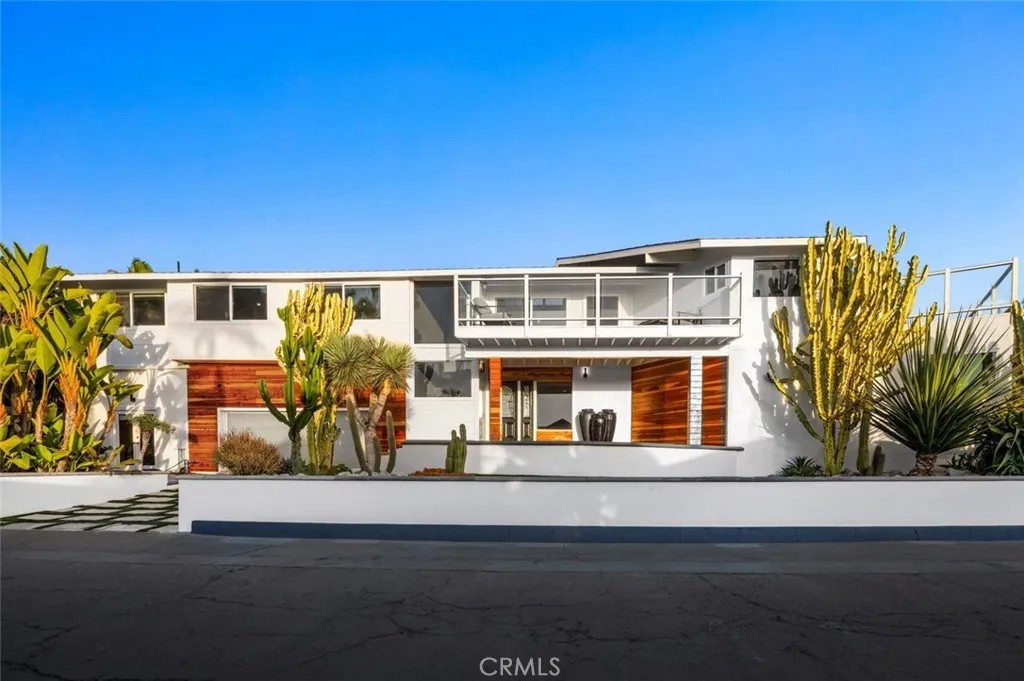 2 Camel Point Drive