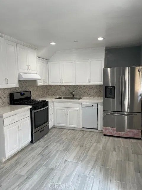17135 Roscoe Boulevard 1