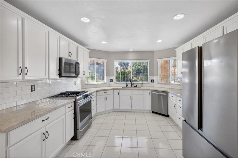 5577 W Paul