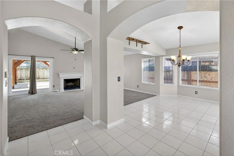 5577 W Paul