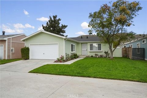 Photo of 19853 Cottonwood Drive, Canyon Country, CA 91351 (MLS # SR26078533)