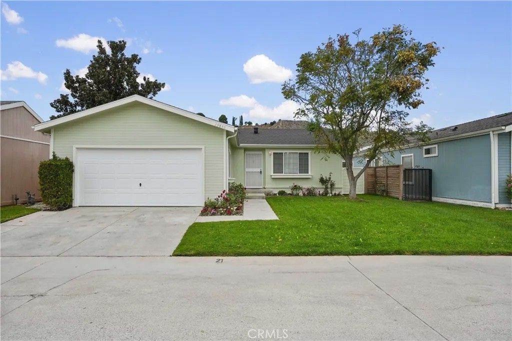Photo of 19853 Cottonwood Drive, Canyon Country, CA 91351 (MLS # SR26078533)