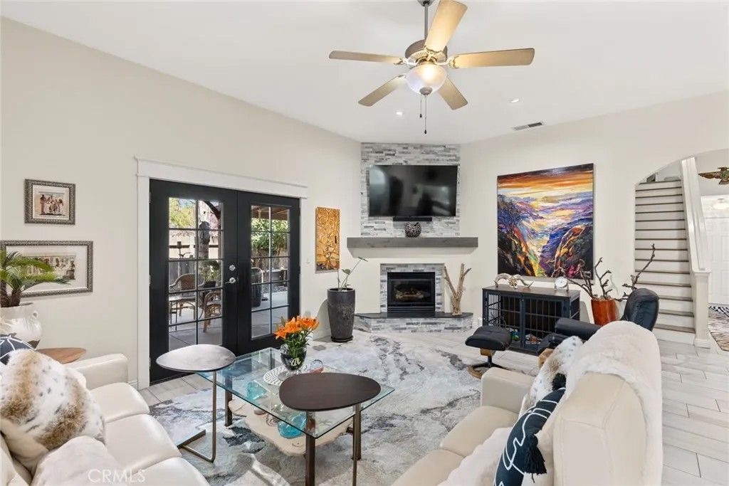 Photo of 1813 Devonshire Dr, Chico, CA 95928 (MLS # SN26055343)