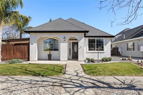 Photo of 1813 Devonshire Dr, Chico, CA 95928 (MLS # SN26055343)