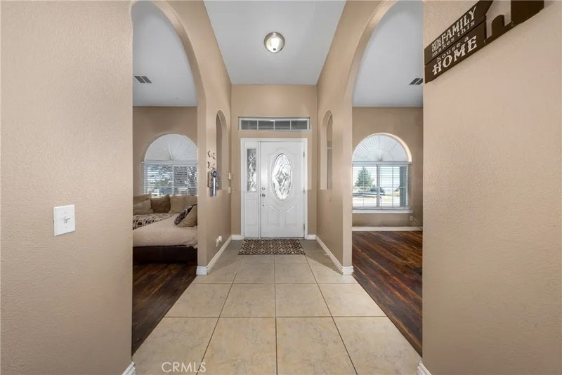 11671 Desert View