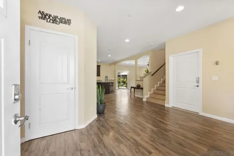 1637 Paraiso Ave, Spring Valley, CA 91977 - #: 250032809