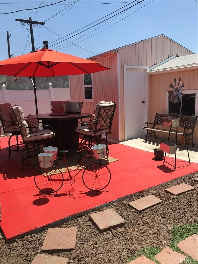 724 W 109th Place