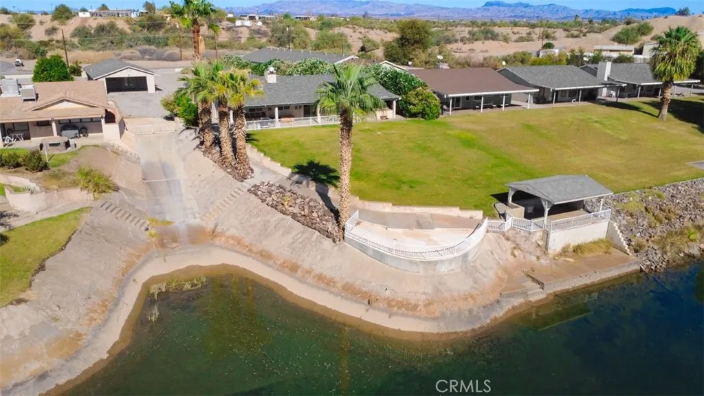 7449 Rio Vista