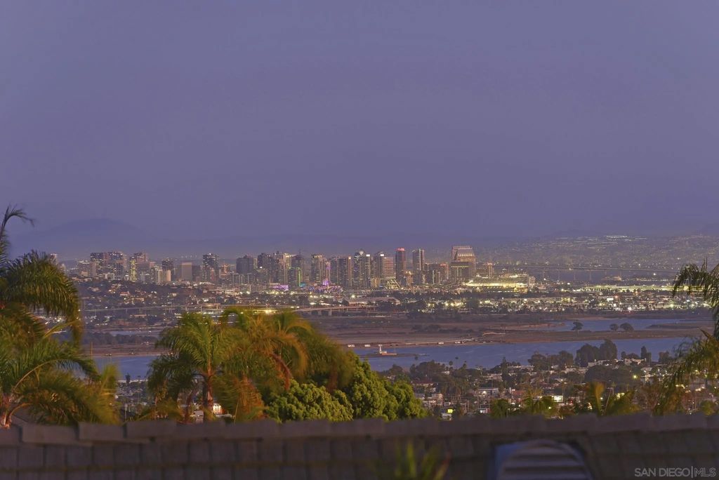 Photo of 1553 Copa de Oro Dr, La Jolla, CA 92037 (MLS # 250041679)