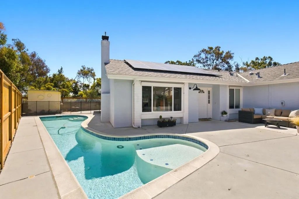 207 Hickoryhill Drive