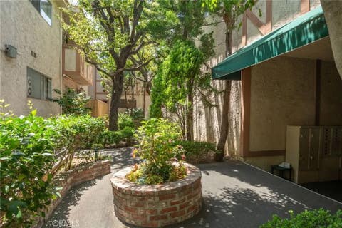 Tiny photo for 12030 Rochester #207 Avenue, Los Angeles, CA 90025 (MLS # SR26151949)