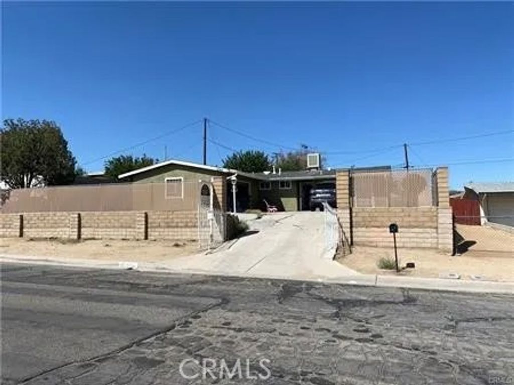 Photo of 15144 S Culver Rd, Victorville, CA 92394 (MLS # CV25274280)