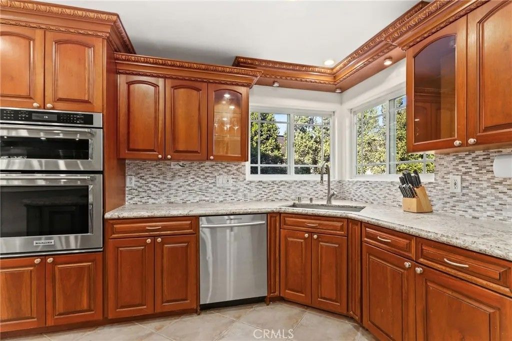 Photo of 1107 E Sycamore Ave, Orange, CA 92866 (MLS # OC25281794)