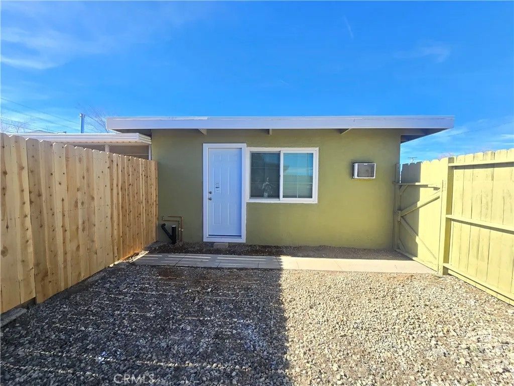 Photo of 2010 W Lumber St, Lancaster, CA 93536 (MLS # SR26023418)