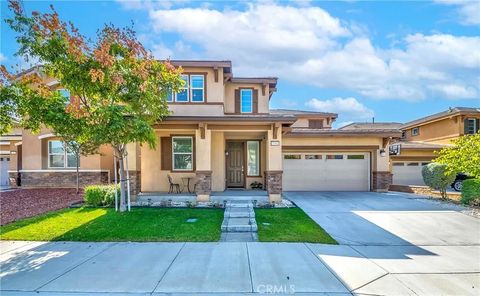 Photo of 15581 Curry Pl, Fontana, CA 92336 (MLS # CV25246684) Photo of 15581 Curry Pl, Fontana, CA 92336 (MLS # CV25246684)